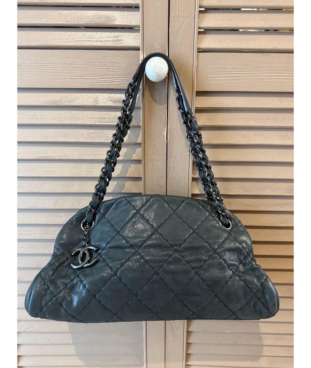 CHANEL Черная кожаная сумка с короткими ручками, фото 5