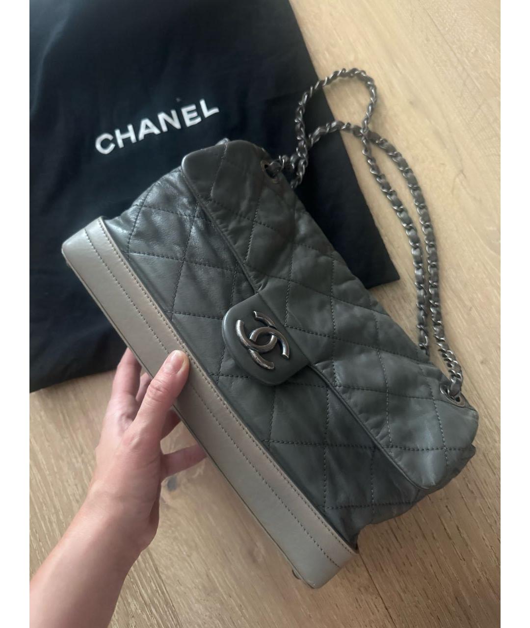 CHANEL Антрацитовая кожаная сумка через плечо, фото 3