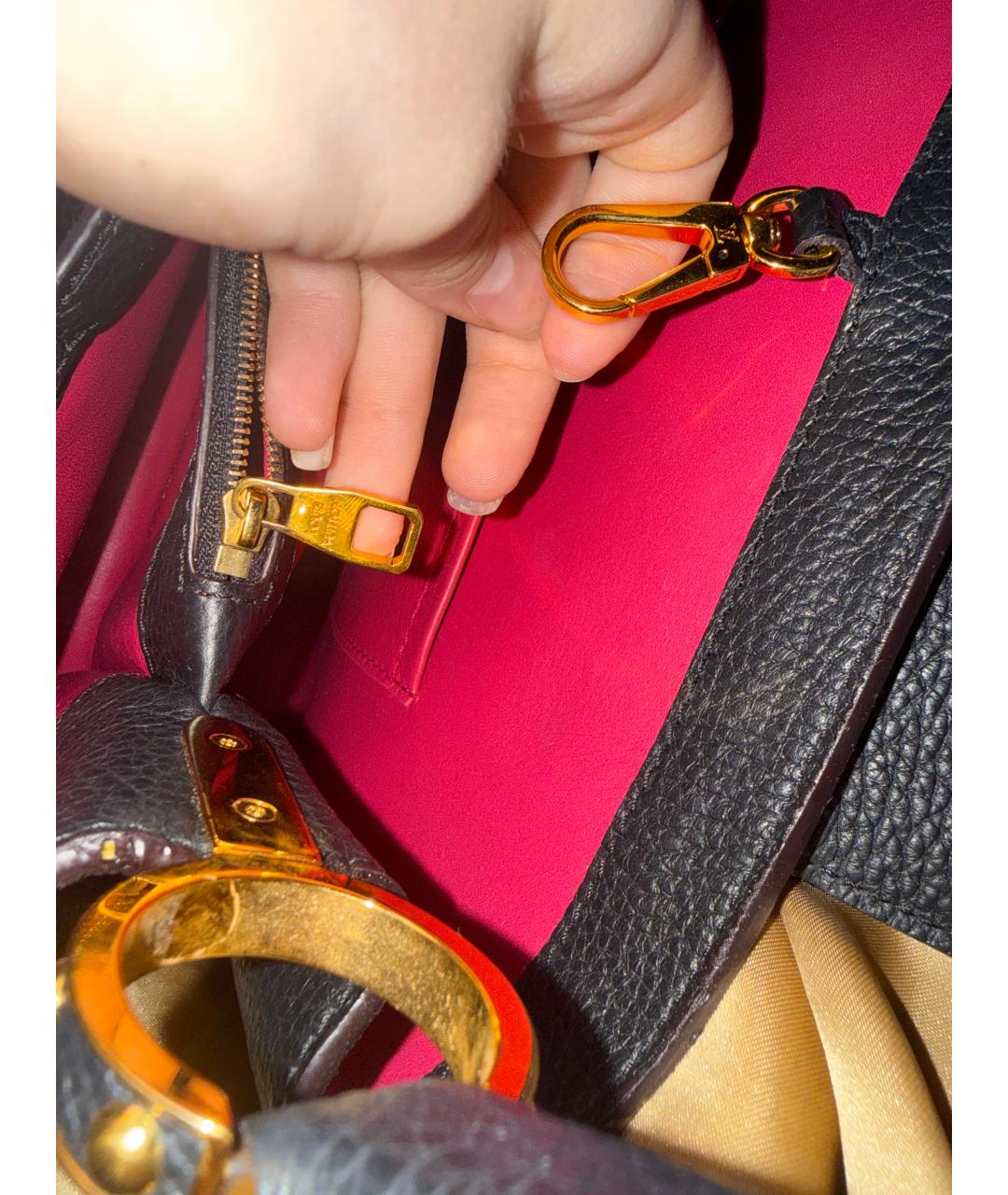 LOUIS VUITTON Черная кожаная сумка через плечо, фото 3