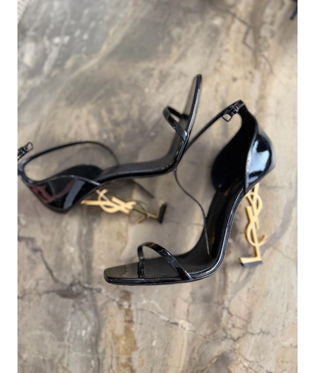 SAINT LAURENT Черные босоножки из лакированной кожи, фото 3