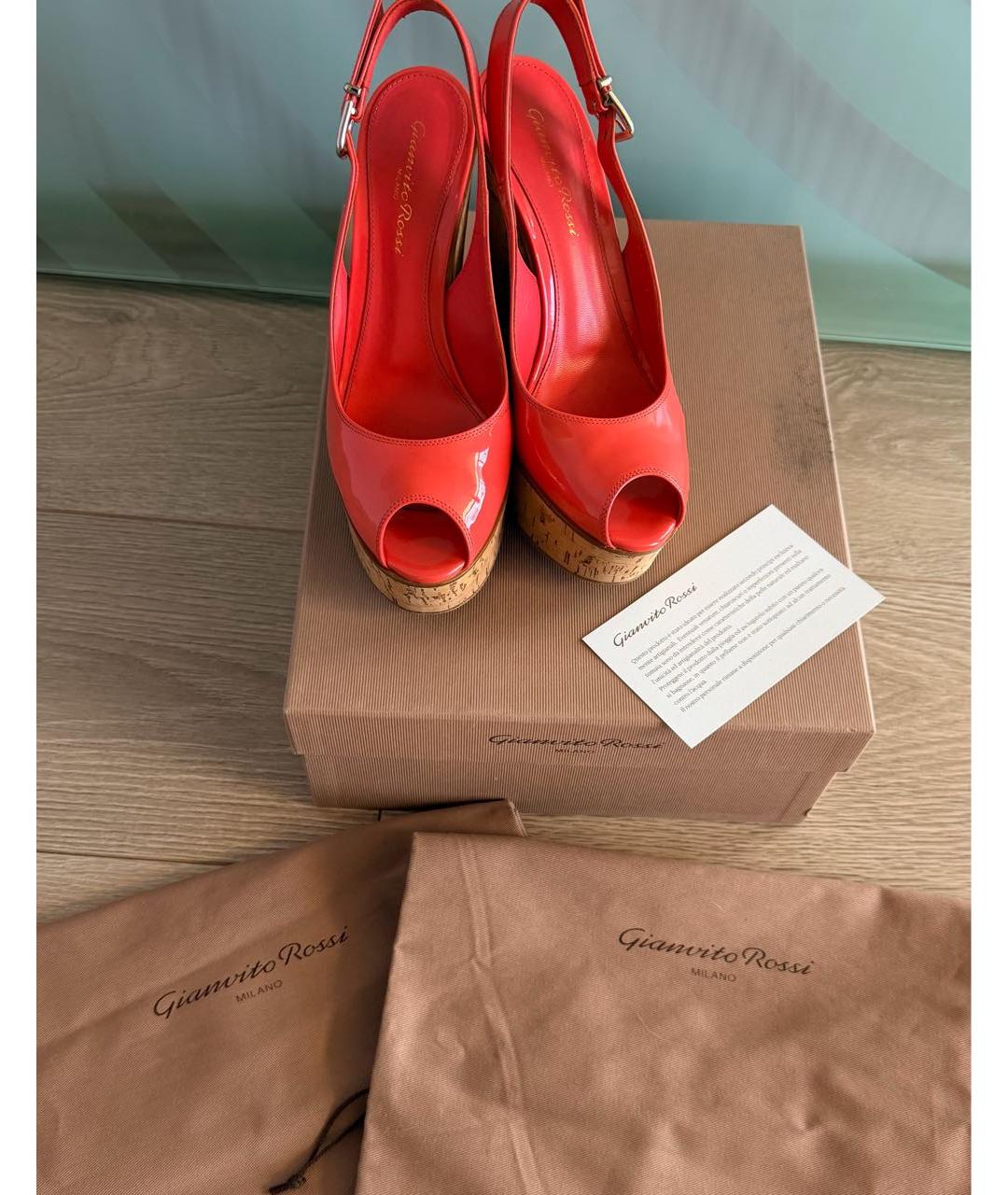 GIANVITO ROSSI Коралловые босоножки из лакированной кожи, фото 7