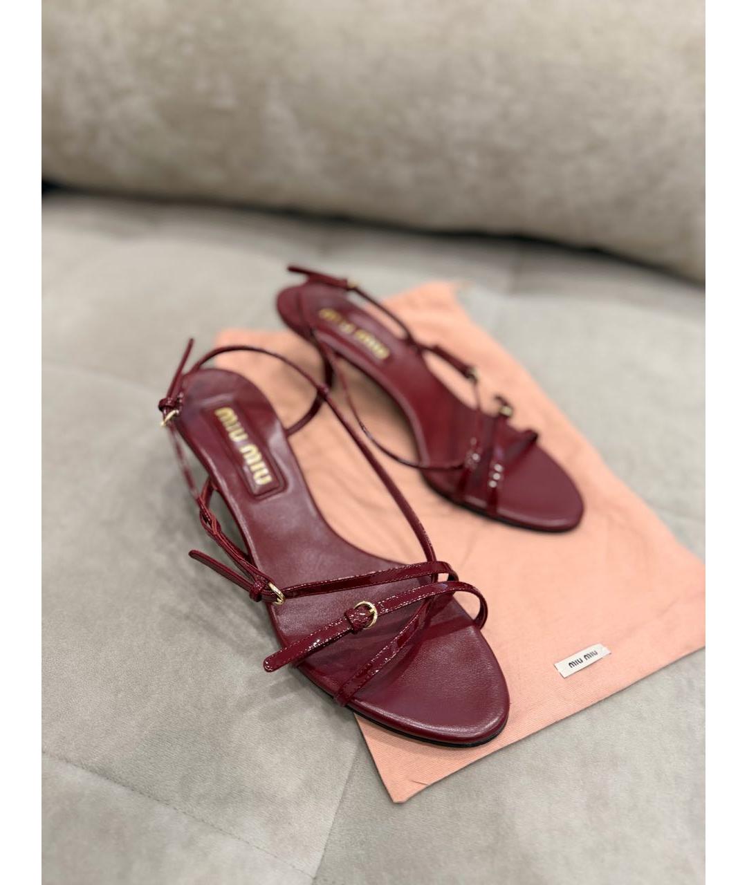 MIU MIU Бордовые кожаные босоножки, фото 5