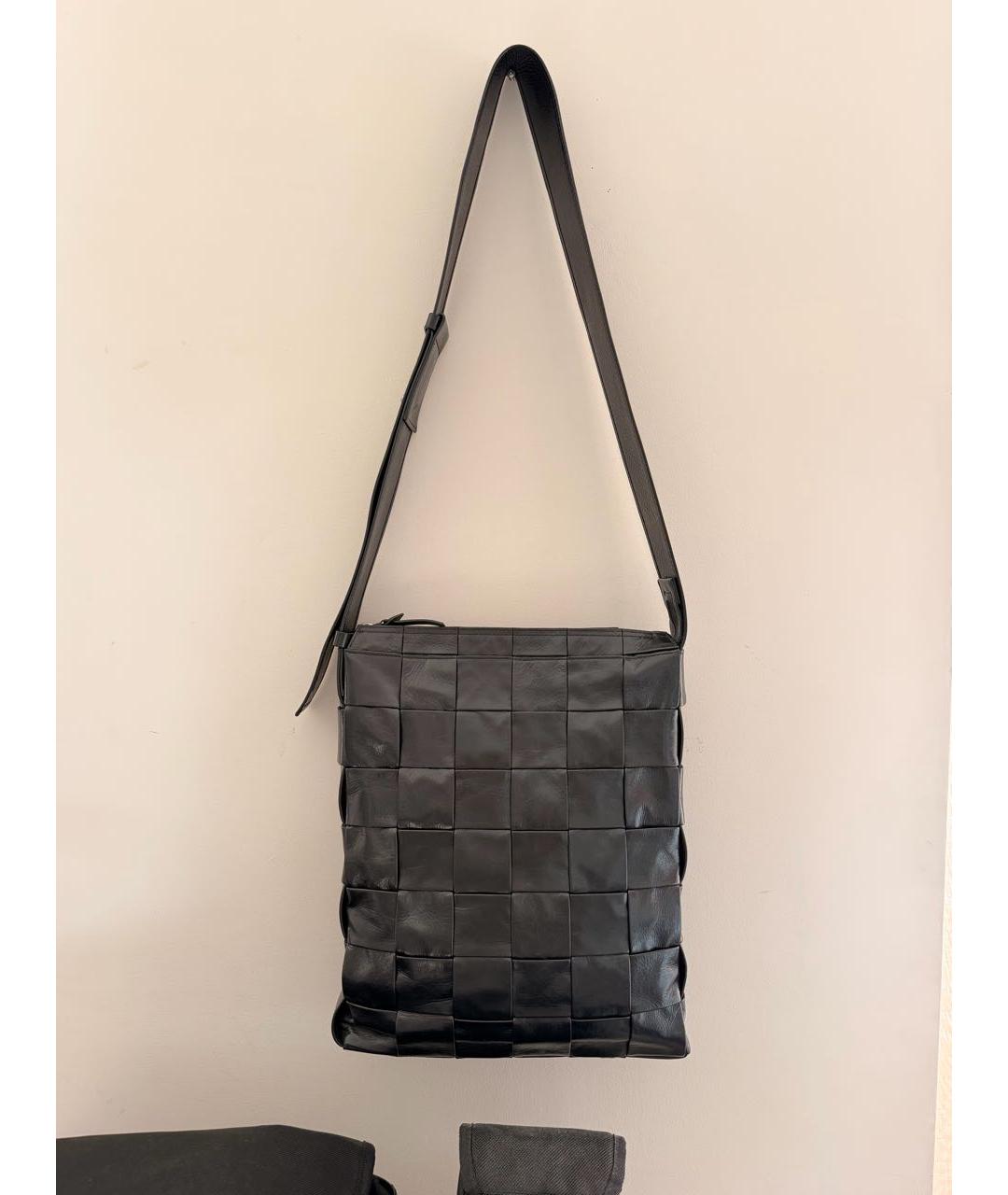 BOTTEGA VENETA Черная кожаная сумка на плечо, фото 5