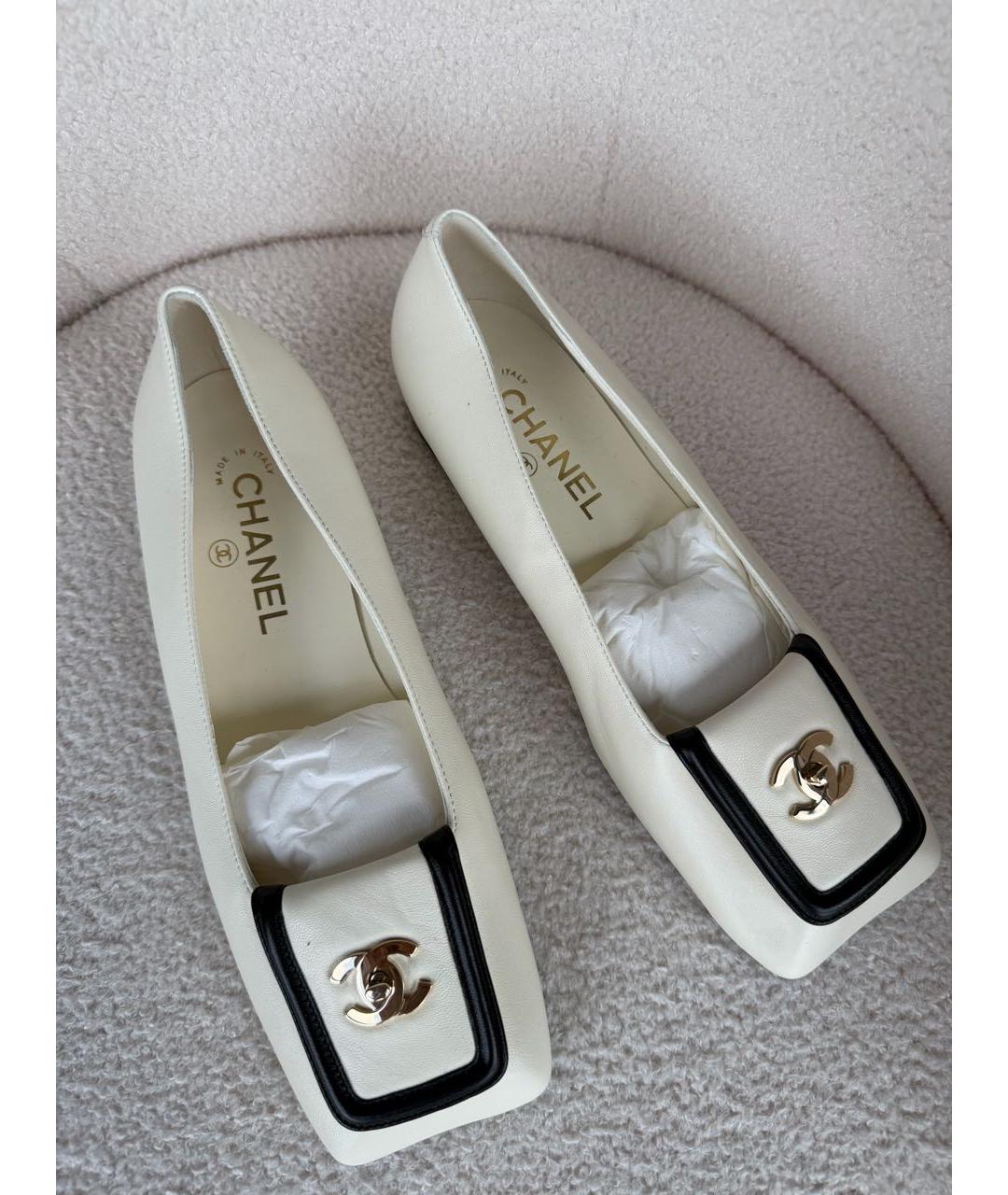 CHANEL Белые кожаные балетки, фото 2