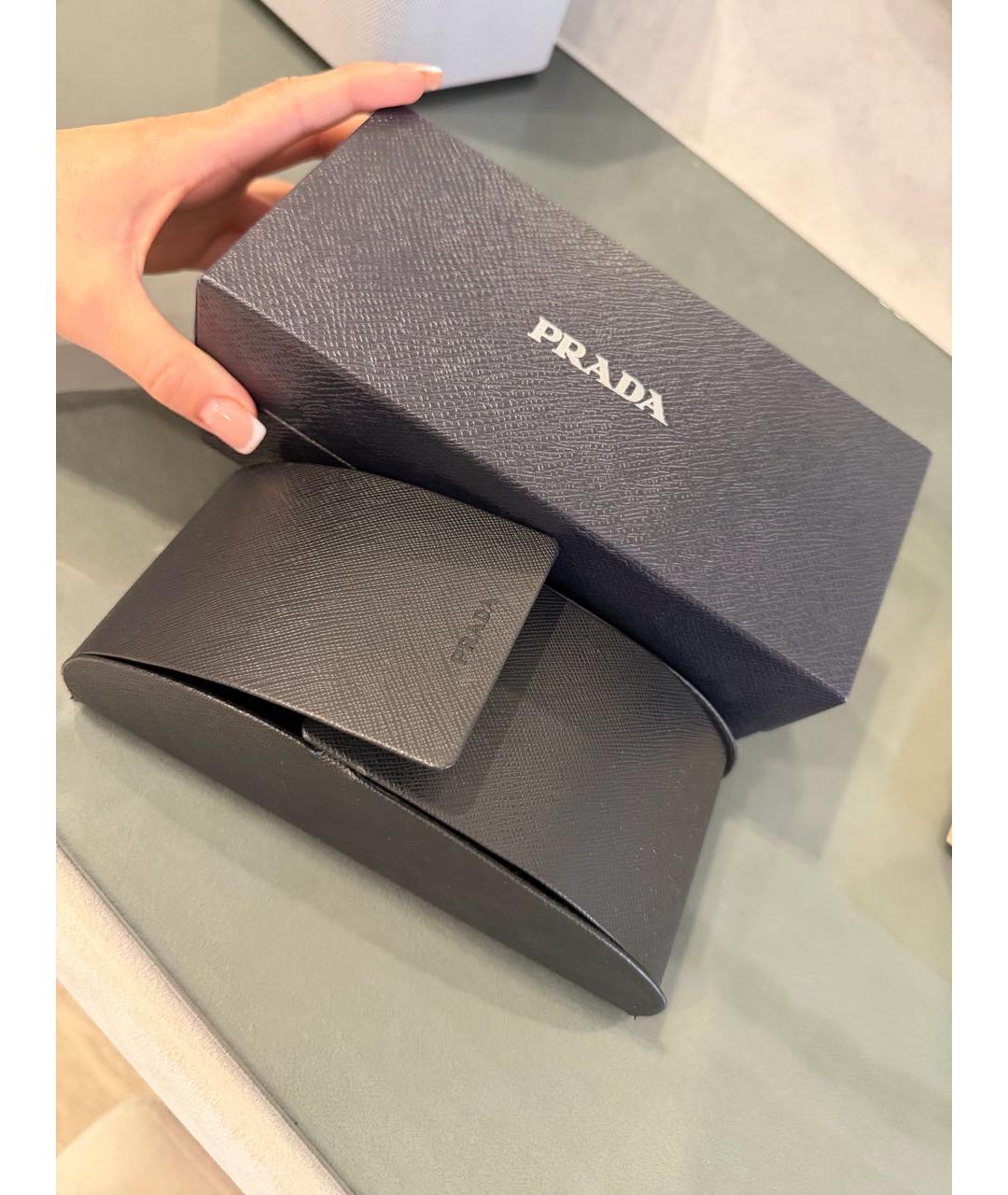 PRADA Черные пластиковые солнцезащитные очки, фото 4