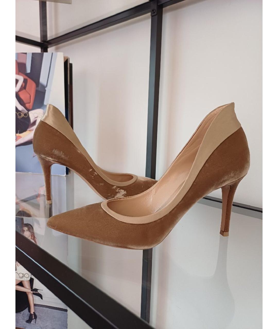 GIANVITO ROSSI Коричневые бархатные туфли, фото 3