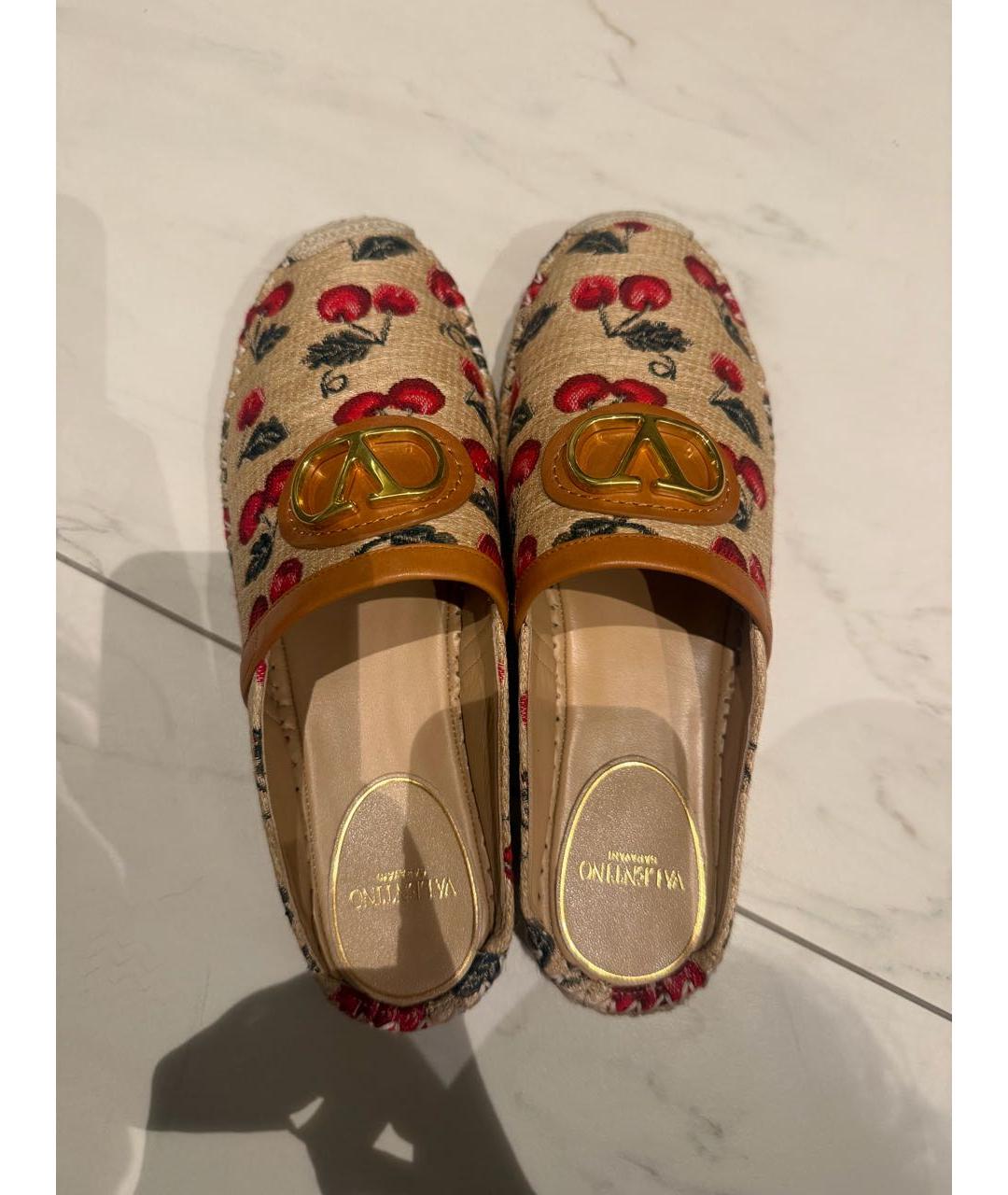 VALENTINO Бежевые текстильные мокасины, фото 3