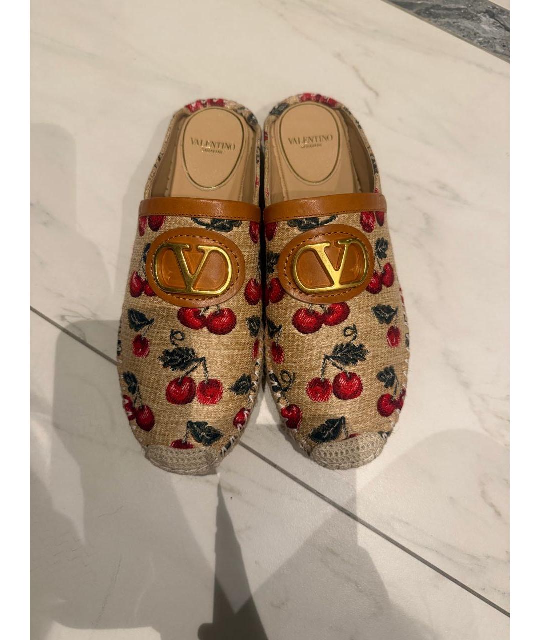 VALENTINO Бежевые текстильные мокасины, фото 2