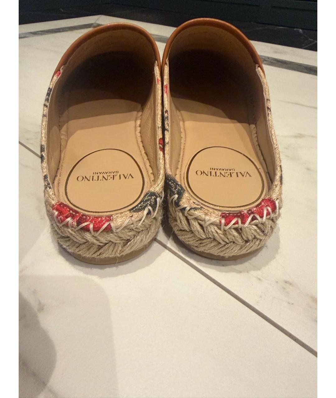 VALENTINO Бежевые текстильные мокасины, фото 4