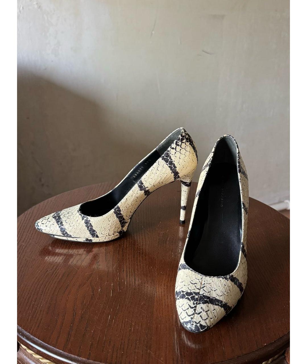 BALENCIAGA Бежевые туфли из экзотической кожи, фото 2