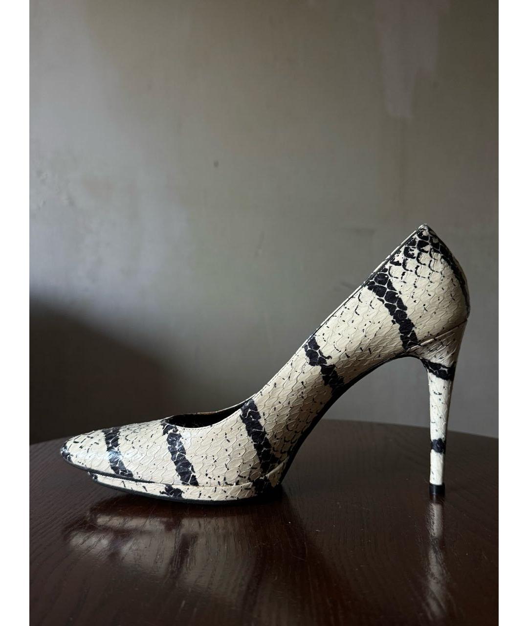 BALENCIAGA Бежевые туфли из экзотической кожи, фото 8