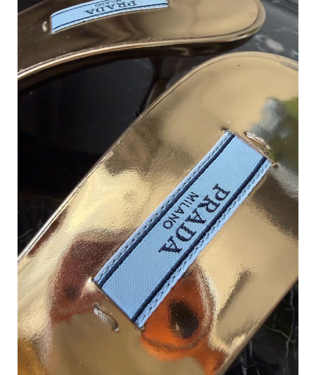 PRADA Золотые кожаные мюли, фото 3