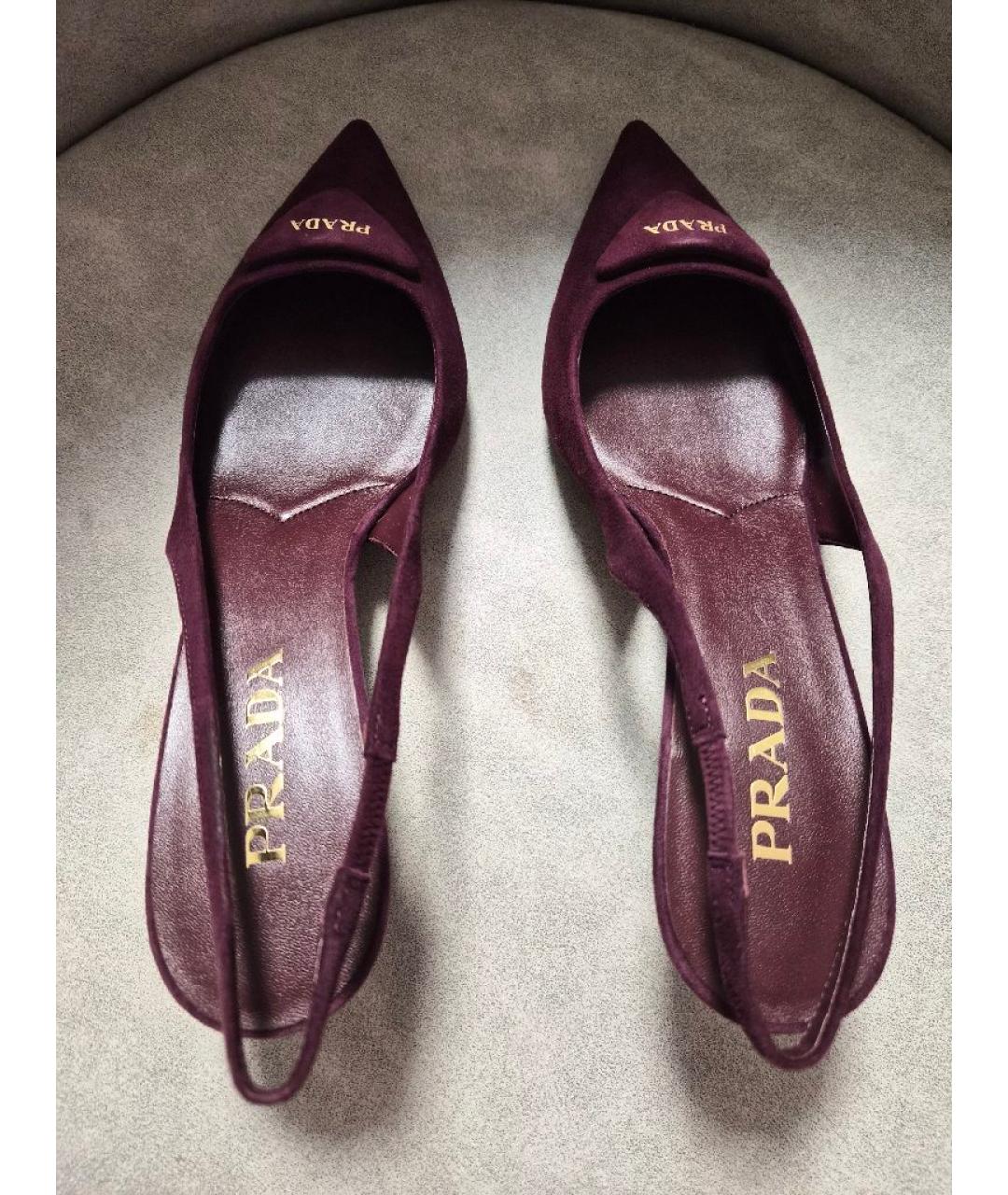 PRADA Бордовые замшевые лодочки на низком каблуке, фото 3
