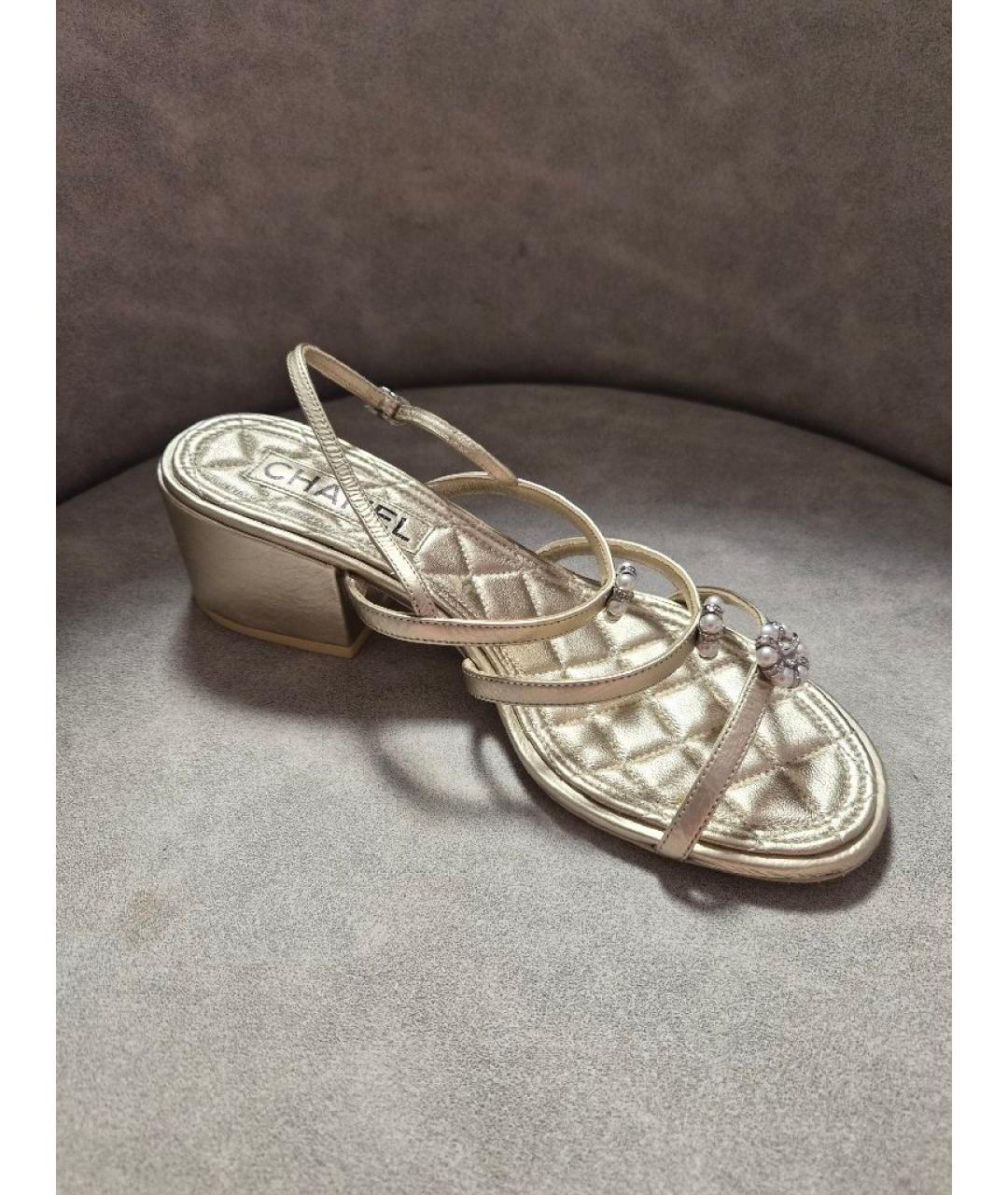 CHANEL Золотые кожаные босоножки, фото 6