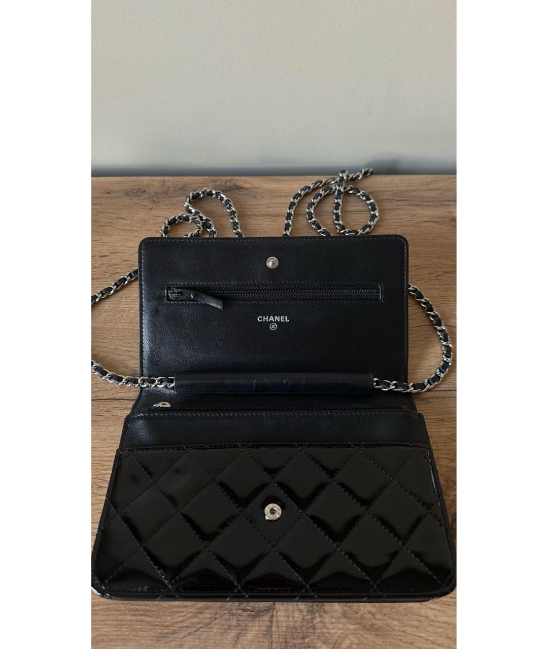 CHANEL Черная сумка через плечо из лакированной кожи, фото 5
