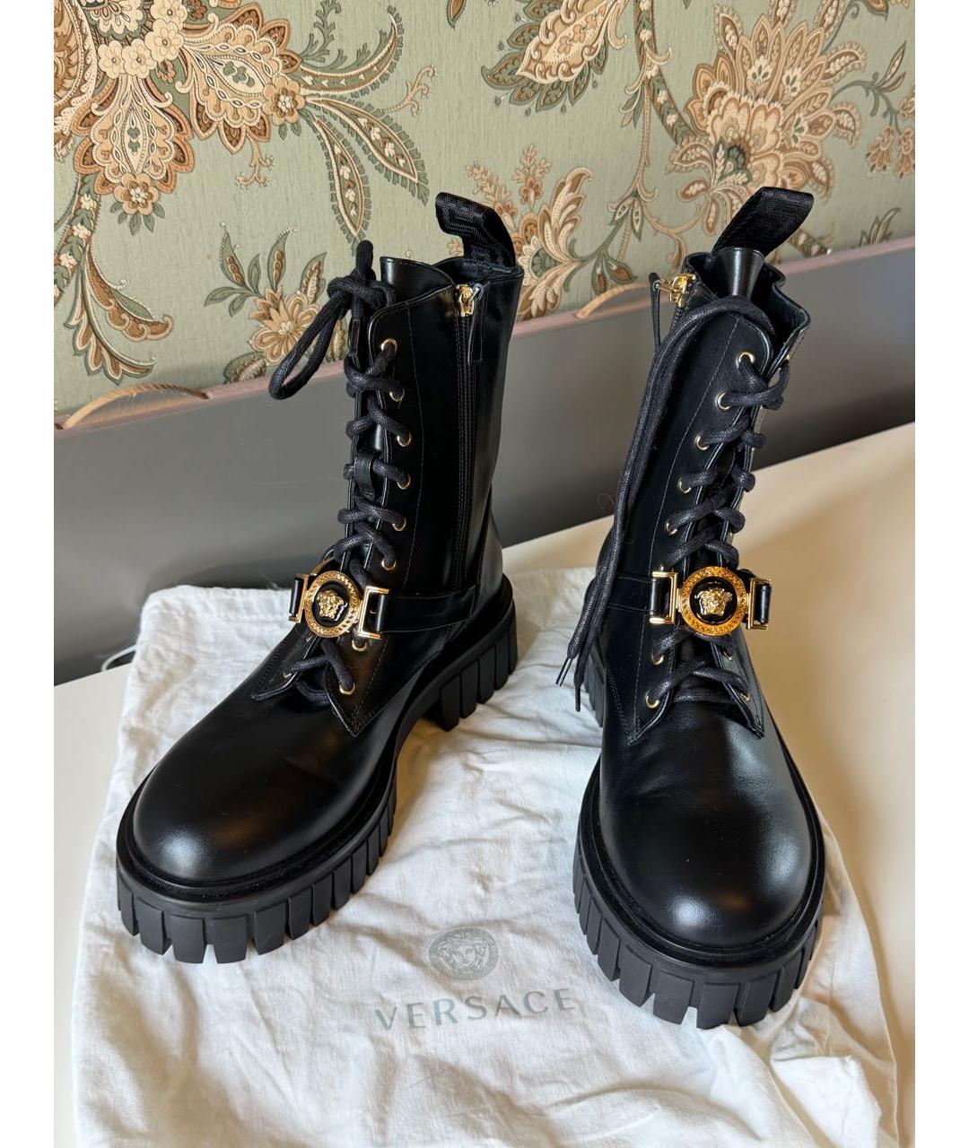 VERSACE Черные кожаные ботинки, фото 2