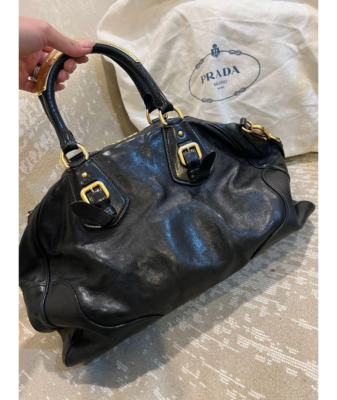 PRADA Черная кожаная сумка с короткими ручками, фото 3