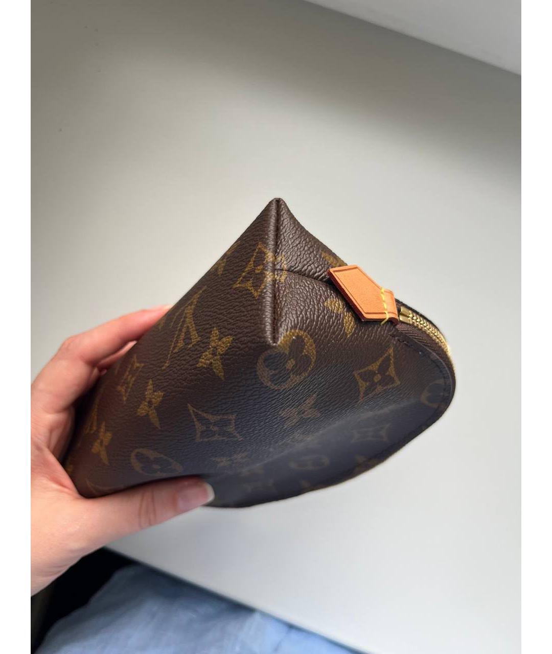 LOUIS VUITTON Коричневая косметичка, фото 6