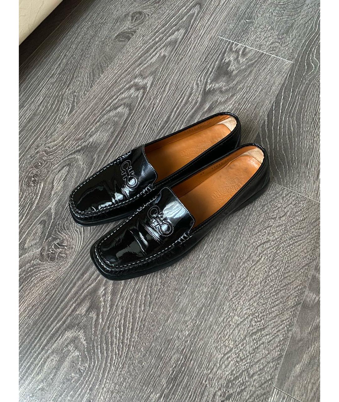 FERRAGAMO Черные мокасины из лакированной кожи, фото 8