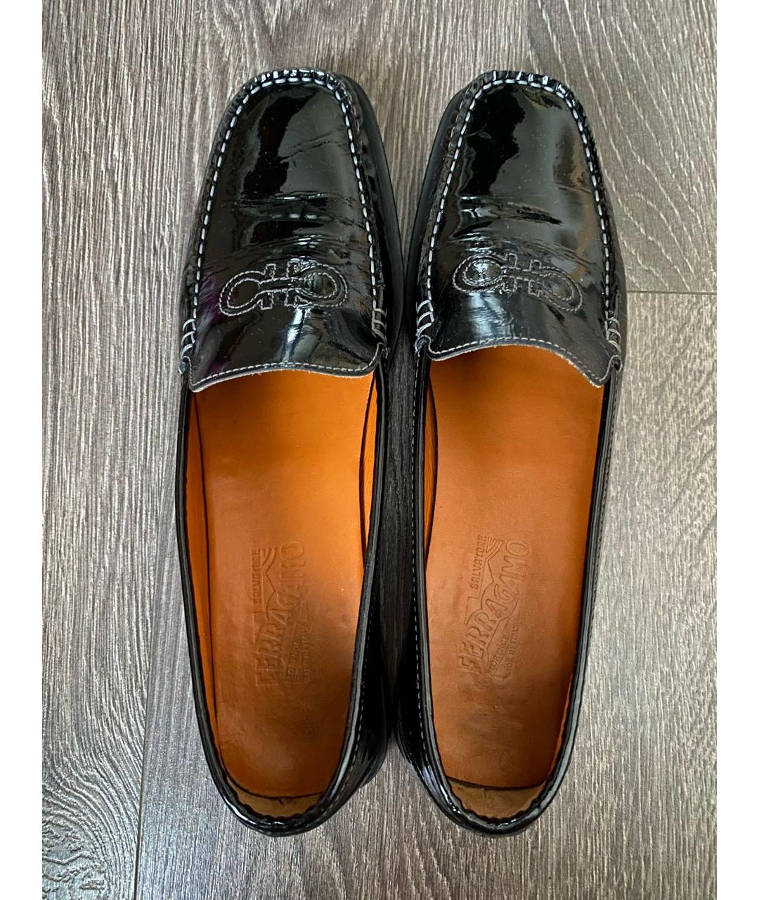 FERRAGAMO Черные мокасины из лакированной кожи, фото 3
