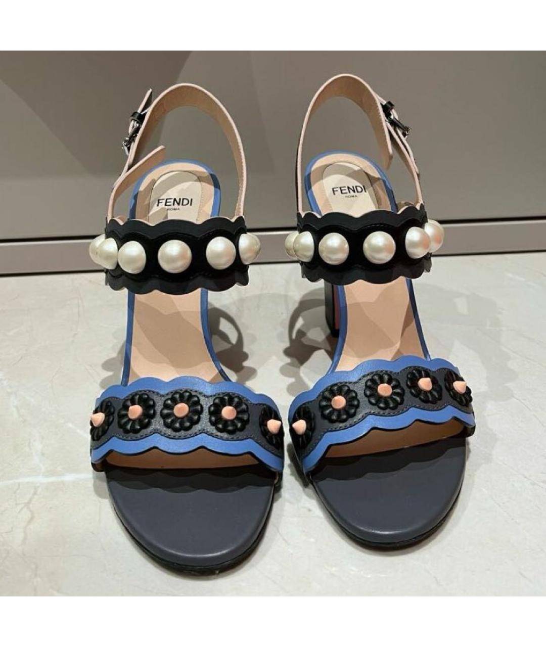 FENDI Синие кожаные босоножки, фото 2