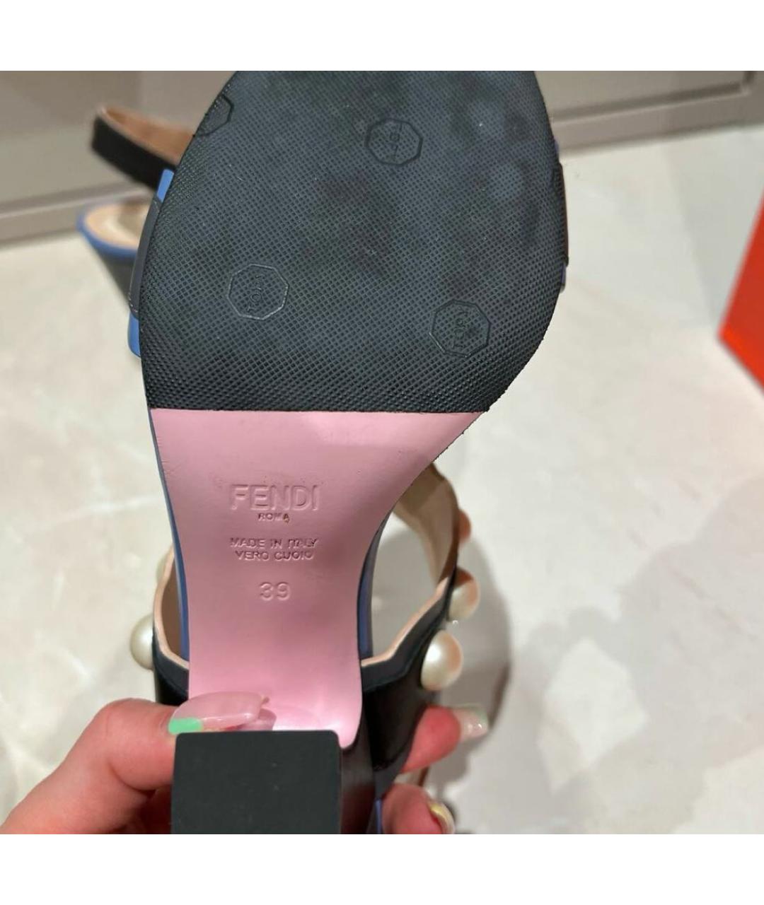 FENDI Синие кожаные босоножки, фото 4