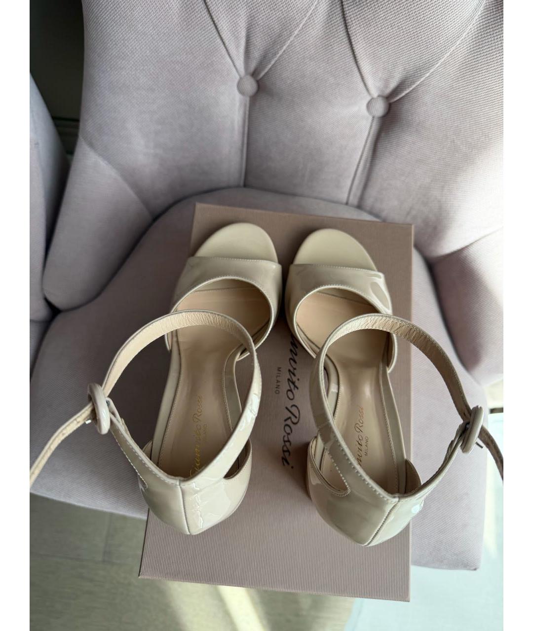 GIANVITO ROSSI Бежевые босоножки из лакированной кожи, фото 3