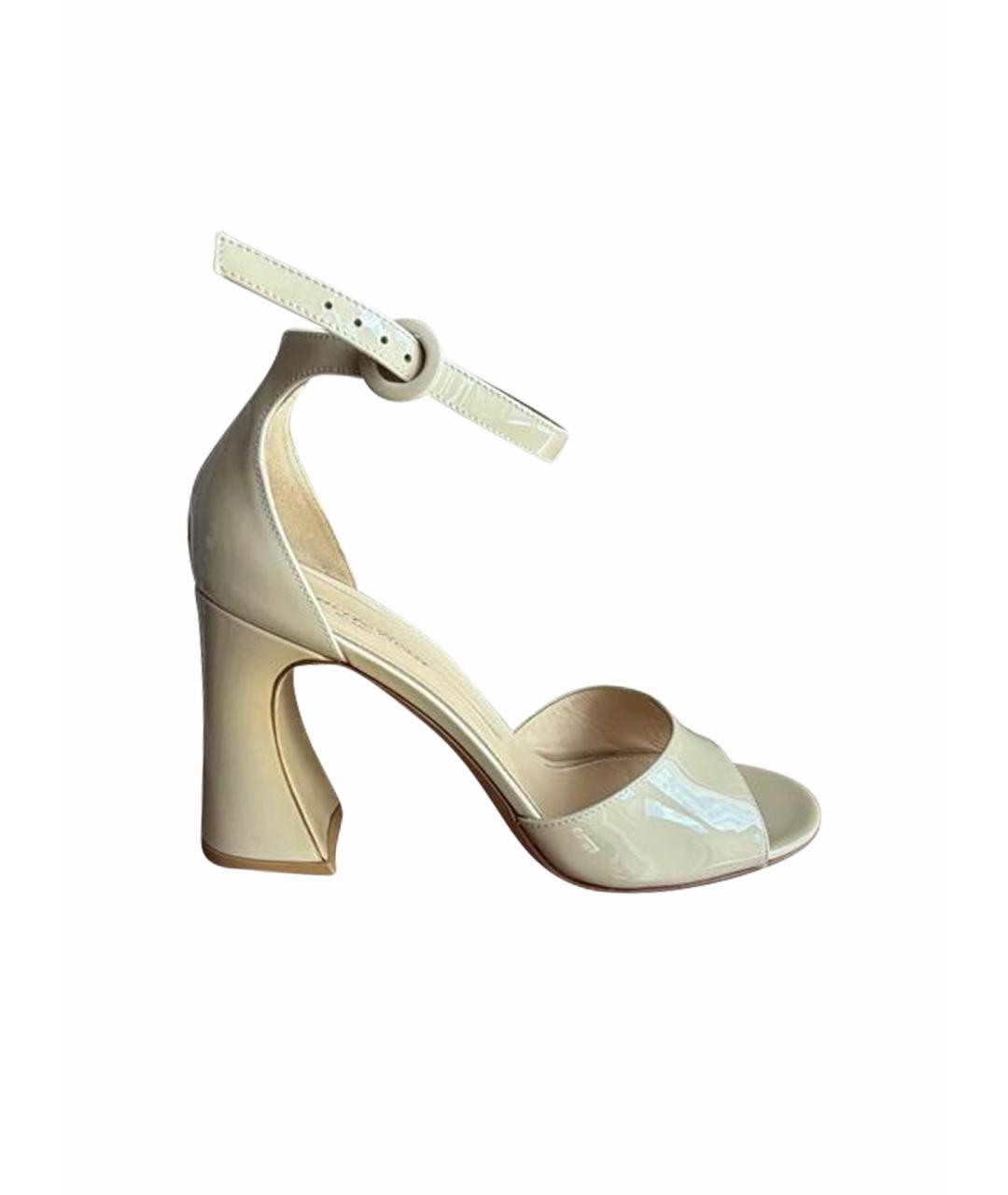 GIANVITO ROSSI Бежевые босоножки из лакированной кожи, фото 1