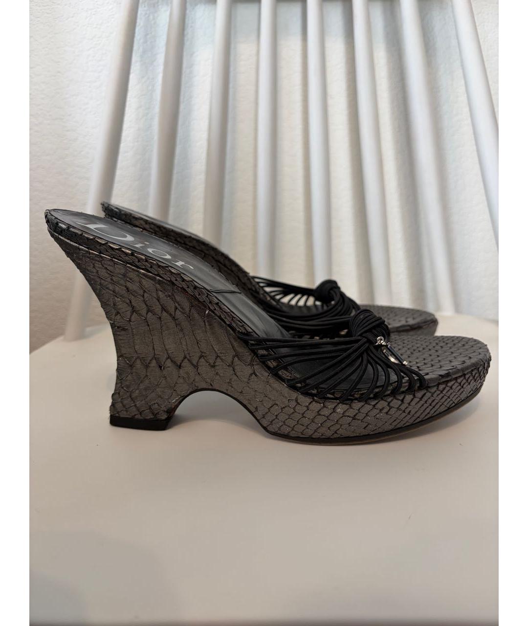 CHRISTIAN DIOR Серебряные сабо из экзотической кожи, фото 8