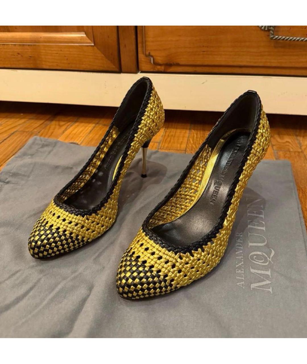 ALEXANDER MCQUEEN Золотые кожаные туфли, фото 4