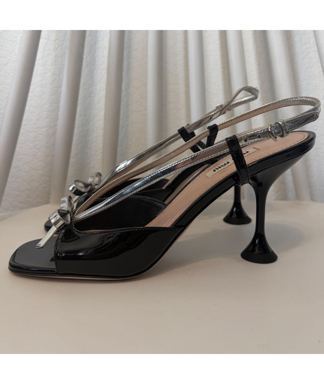 MIU MIU Черные босоножки из лакированной кожи, фото 3