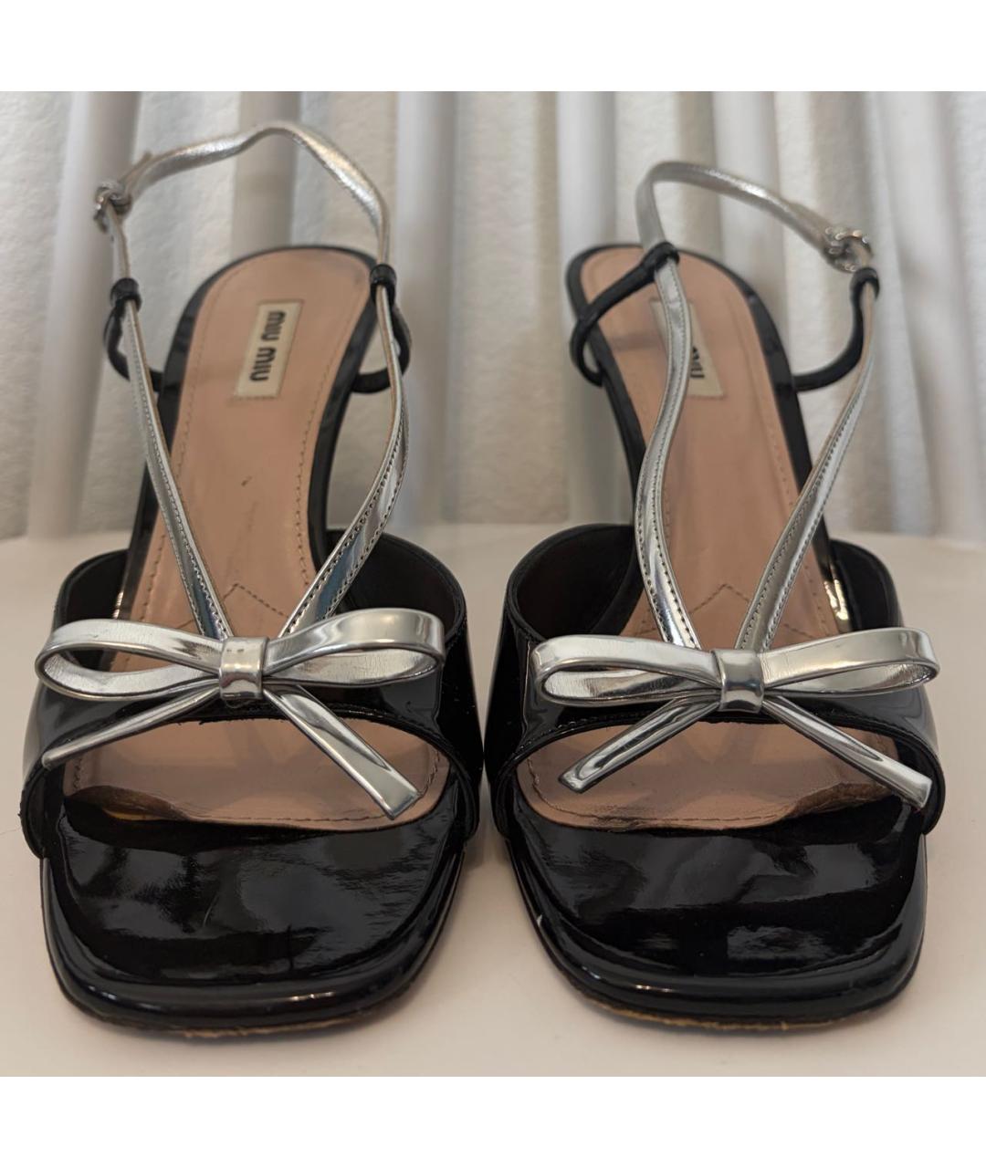 MIU MIU Черные босоножки из лакированной кожи, фото 2