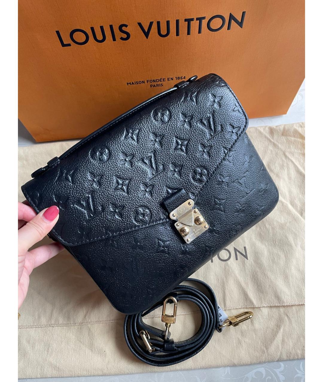 LOUIS VUITTON Черная кожаная сумка через плечо, фото 2