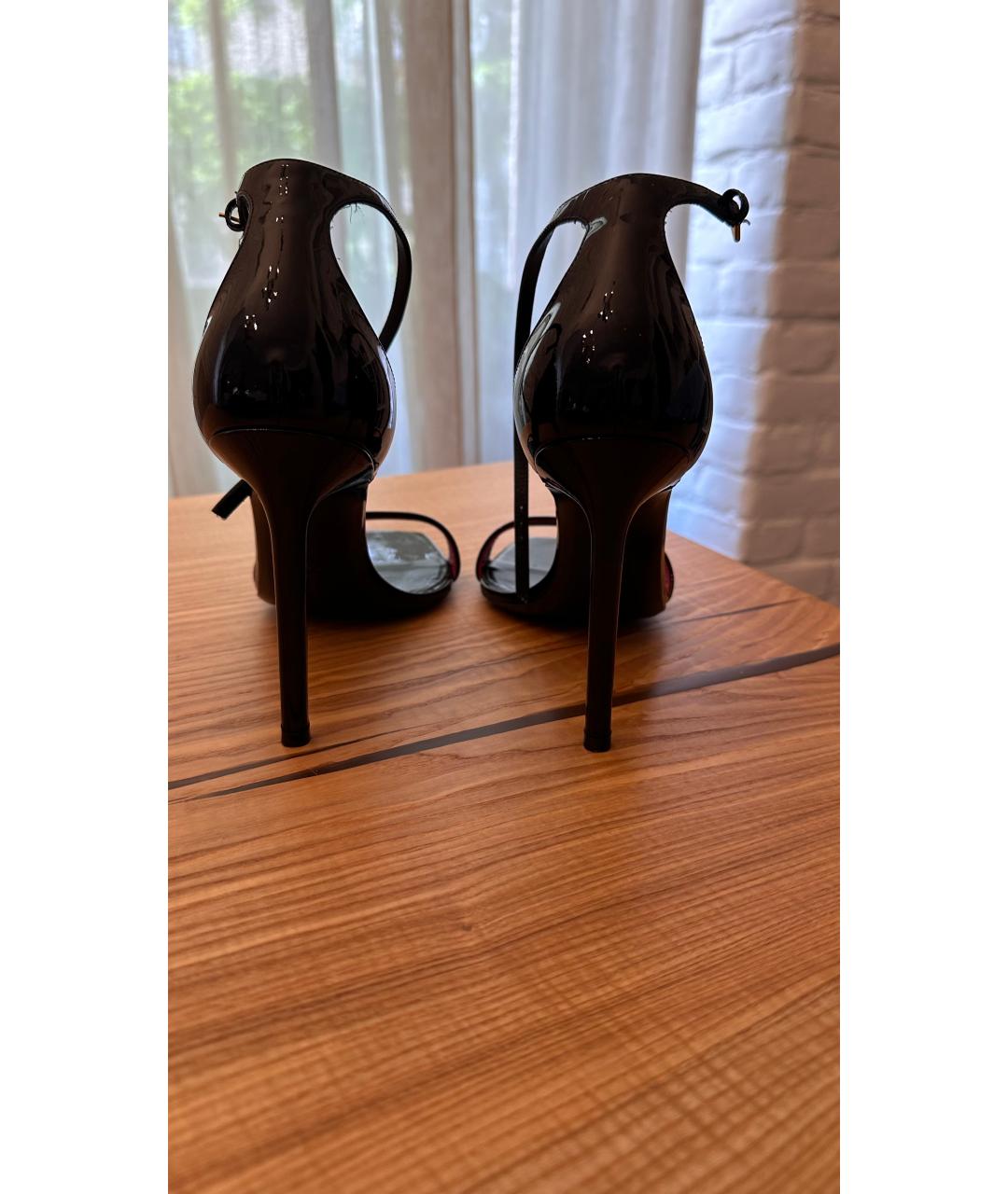 SAINT LAURENT Черные босоножки из лакированной кожи, фото 4