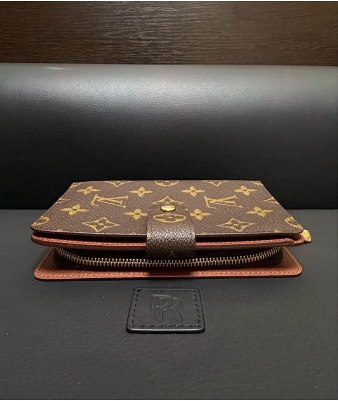 LOUIS VUITTON Коричневый кошелек, фото 3