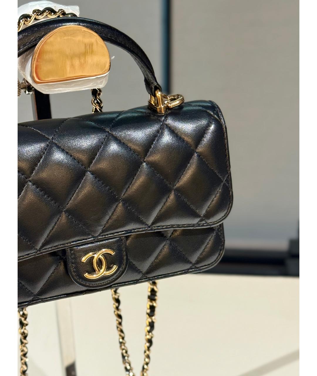 CHANEL Черная кожаная сумка с короткими ручками, фото 4