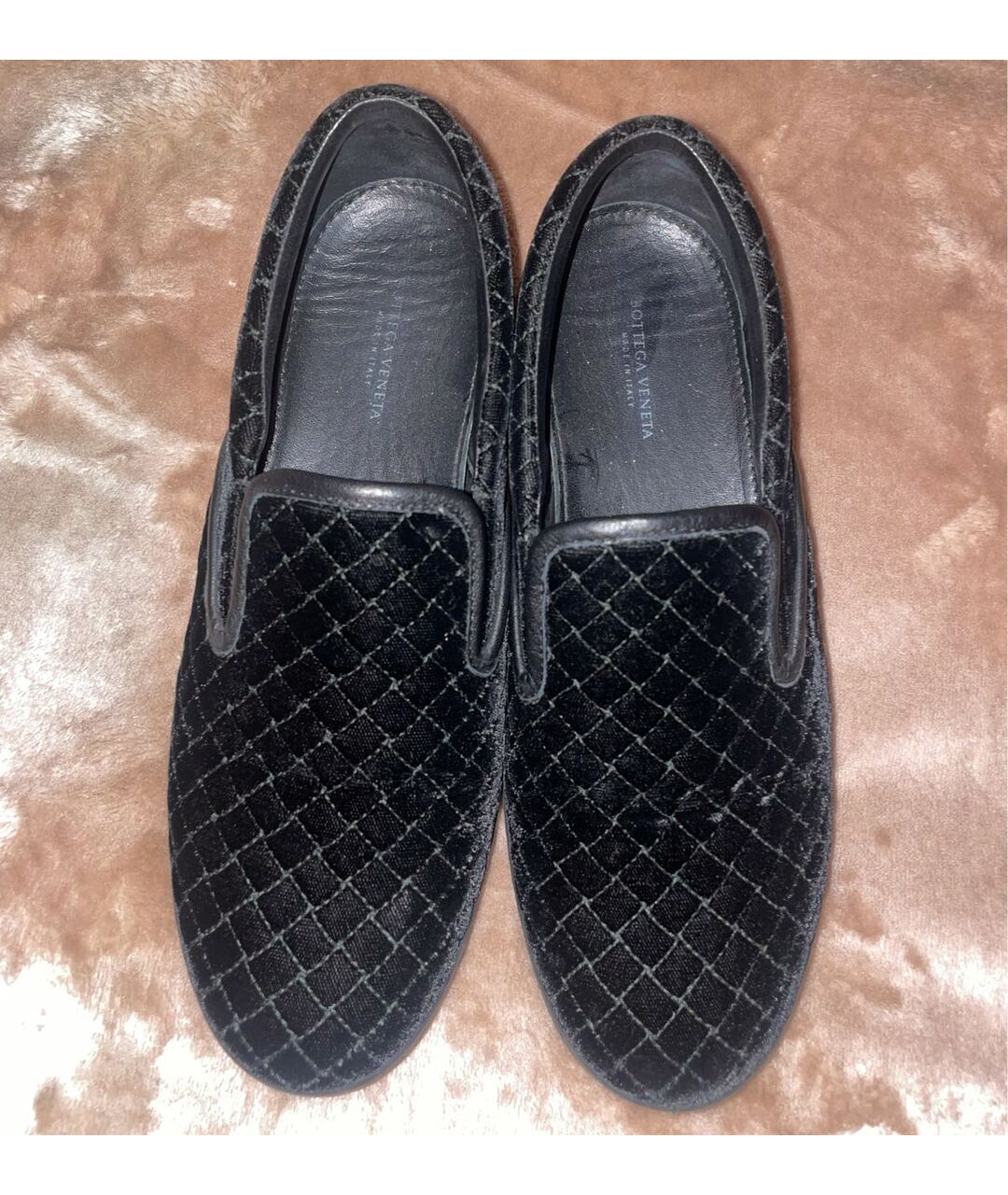 BOTTEGA VENETA Черные бархатные слипоны, фото 2