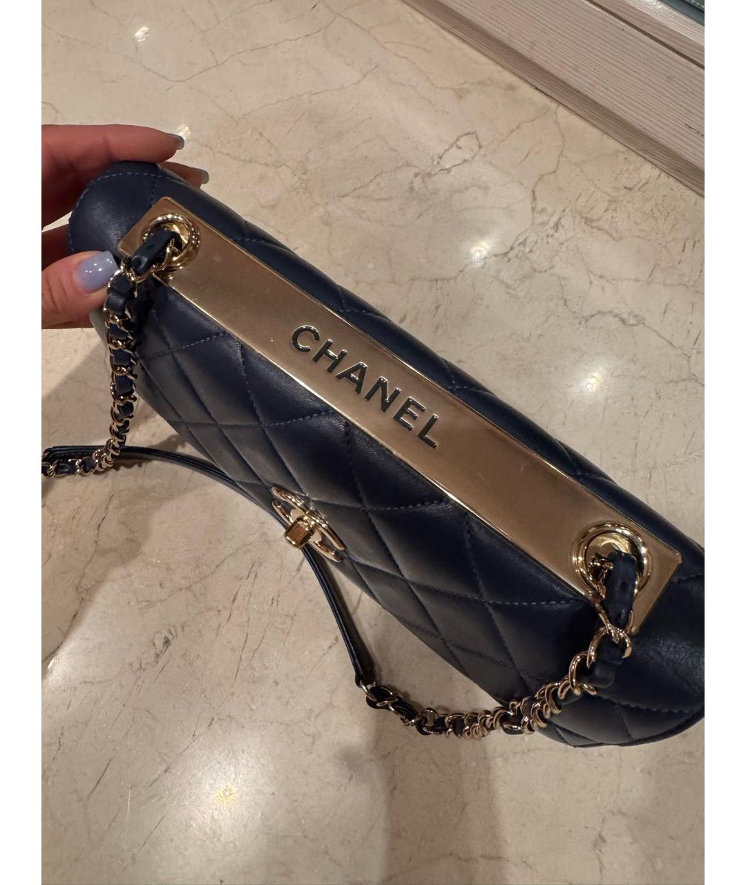 CHANEL Темно-синяя кожаная сумка через плечо, фото 6