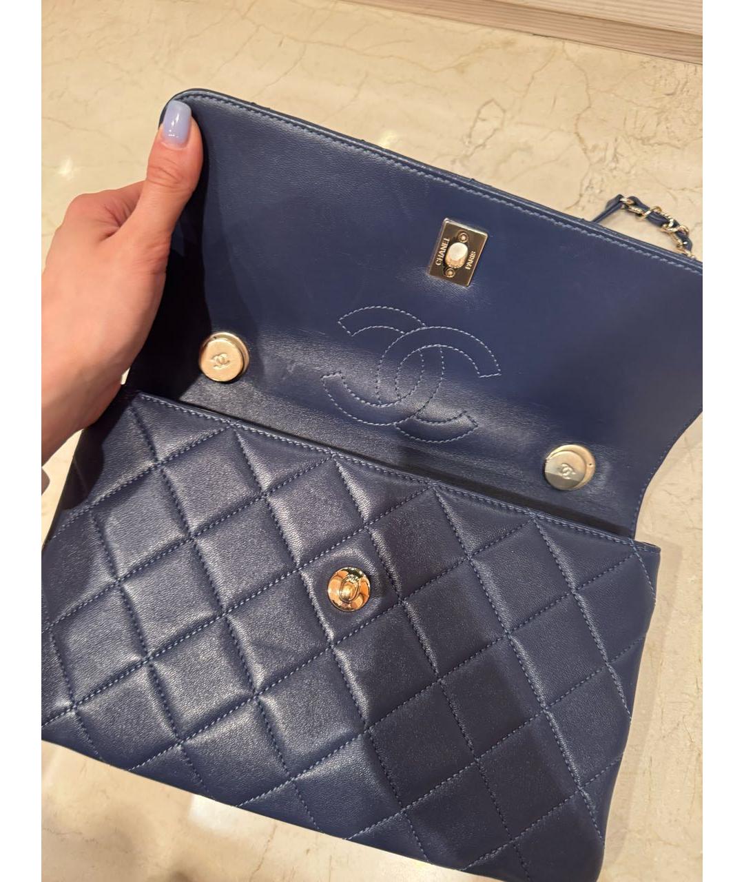 CHANEL Темно-синяя кожаная сумка через плечо, фото 4