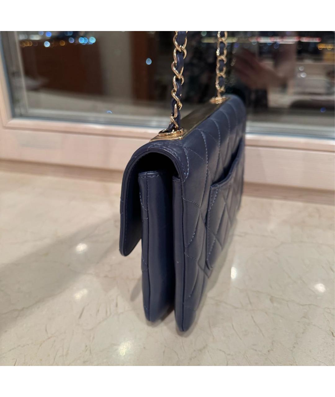CHANEL Темно-синяя кожаная сумка через плечо, фото 2