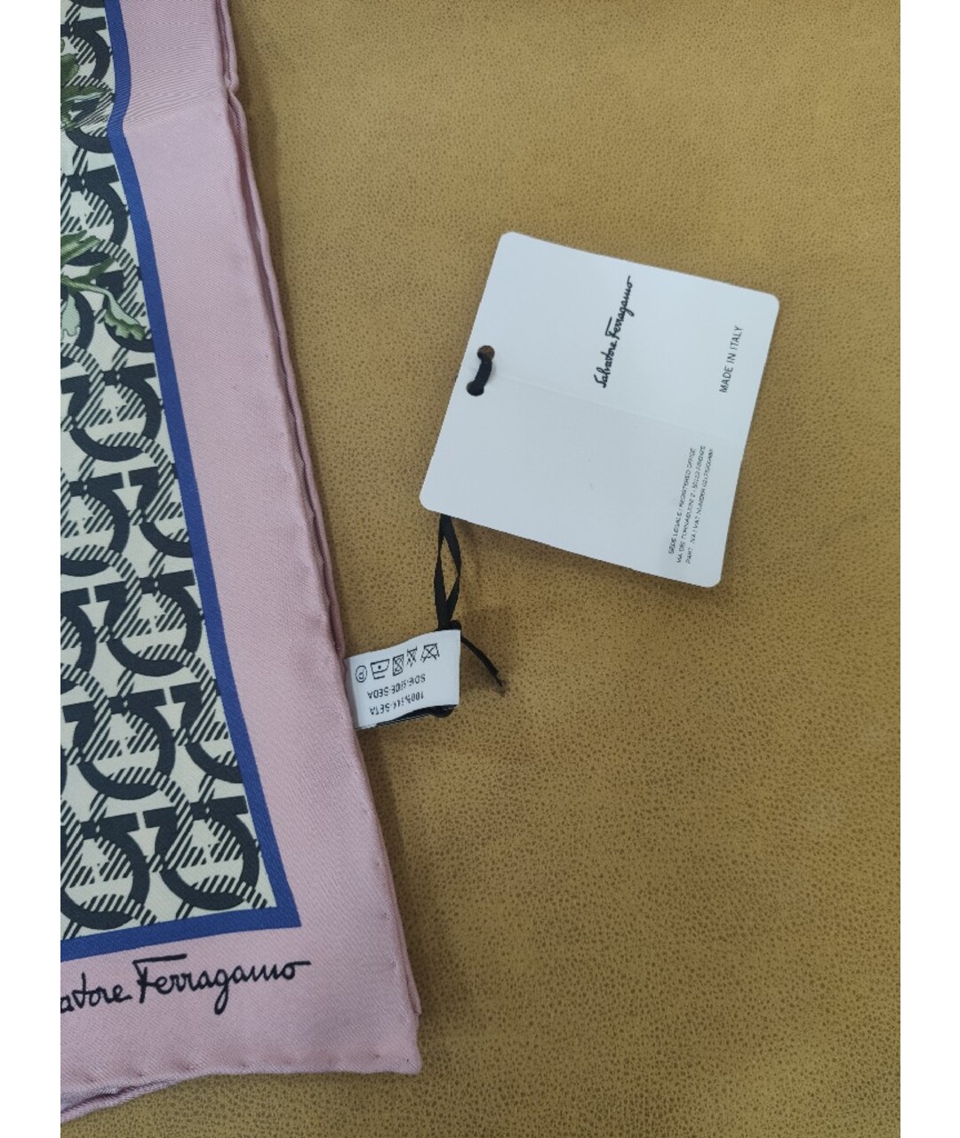 SALVATORE FERRAGAMO Розовый шелковый шарф, фото 4