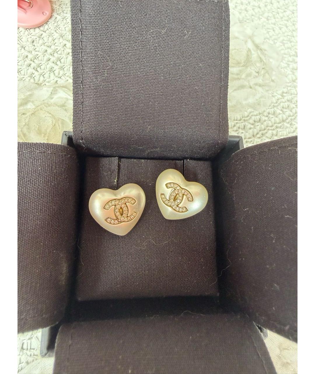CHANEL Бежевые серьги, фото 2