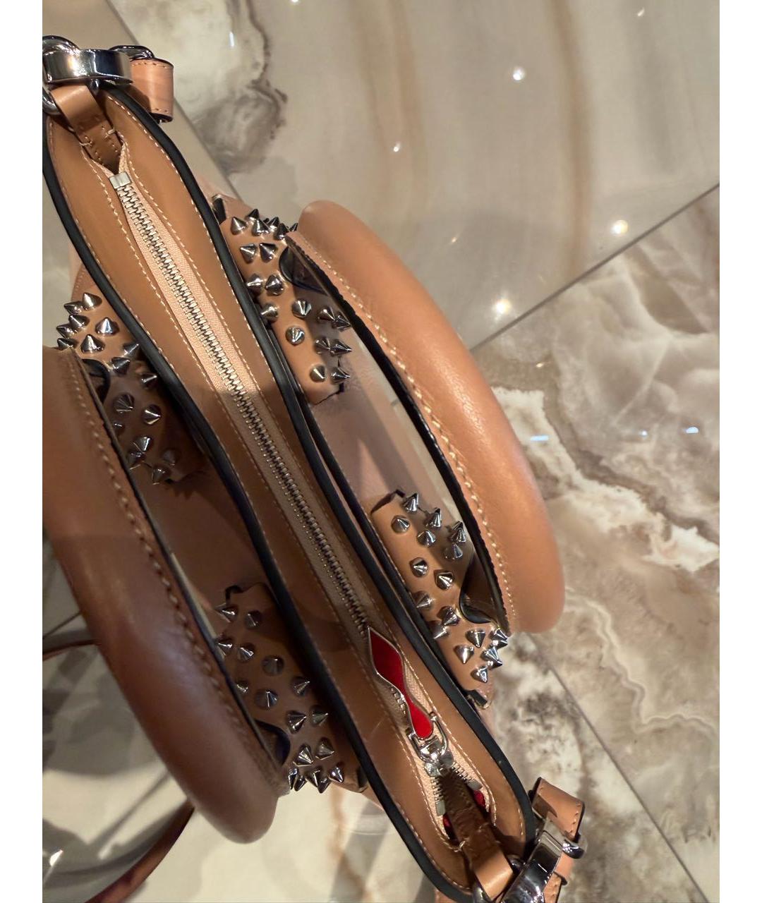 CHRISTIAN LOUBOUTIN Бежевая кожаная сумка с короткими ручками, фото 7