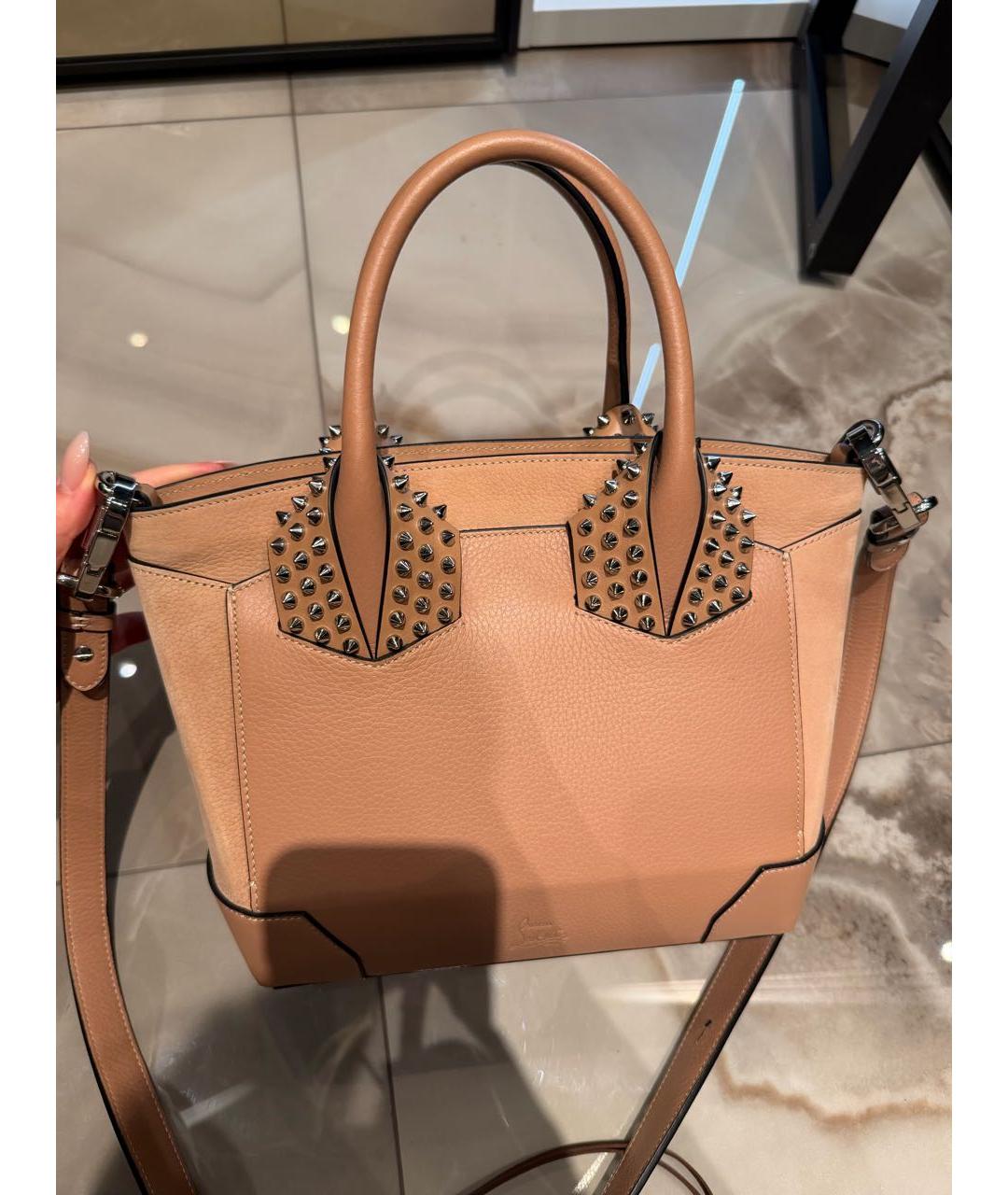 CHRISTIAN LOUBOUTIN Бежевая кожаная сумка с короткими ручками, фото 8