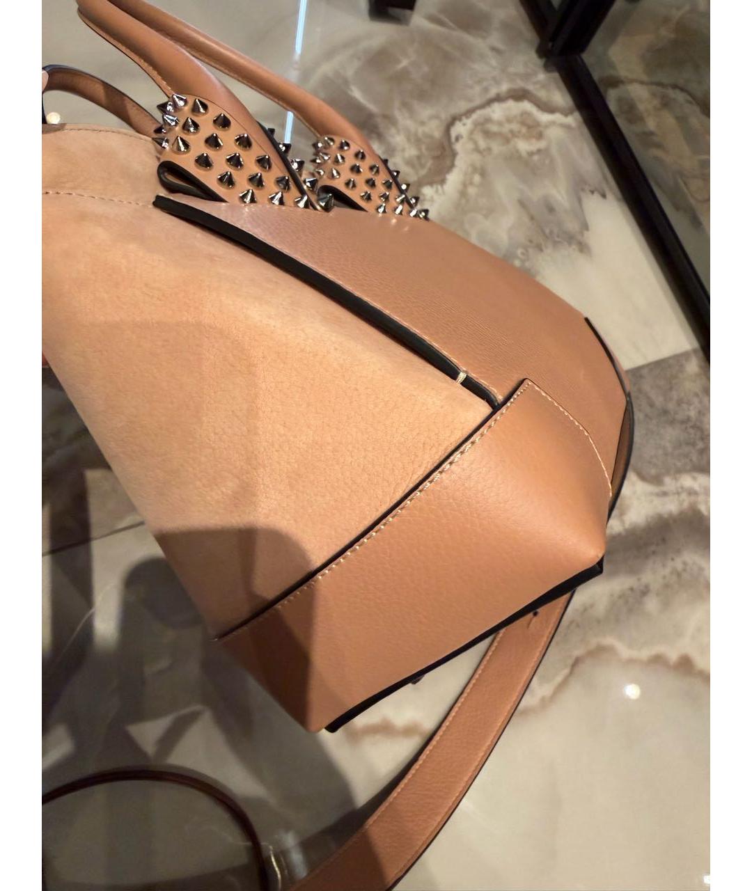 CHRISTIAN LOUBOUTIN Бежевая кожаная сумка с короткими ручками, фото 4