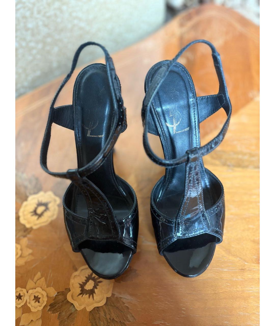 SAINT LAURENT Черные босоножки из лакированной кожи, фото 2
