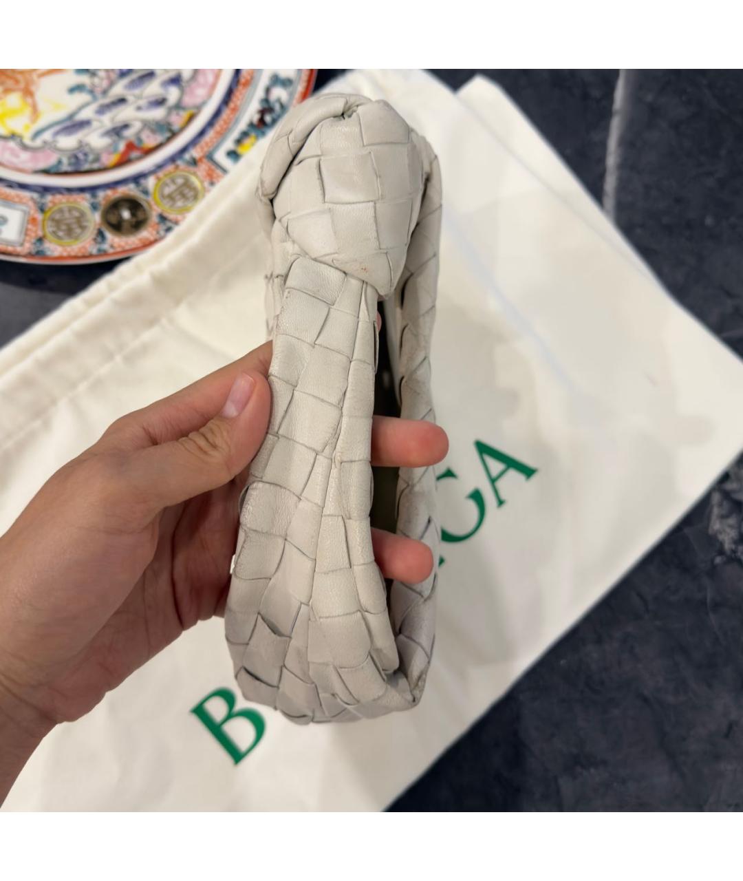 BOTTEGA VENETA Белая кожаная сумка с короткими ручками, фото 2