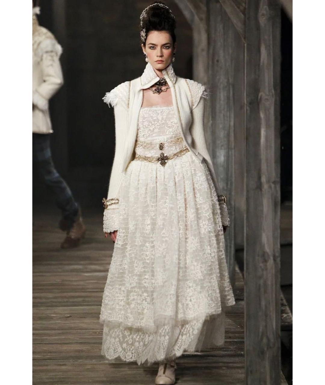 CHANEL Белые клипсы, фото 3