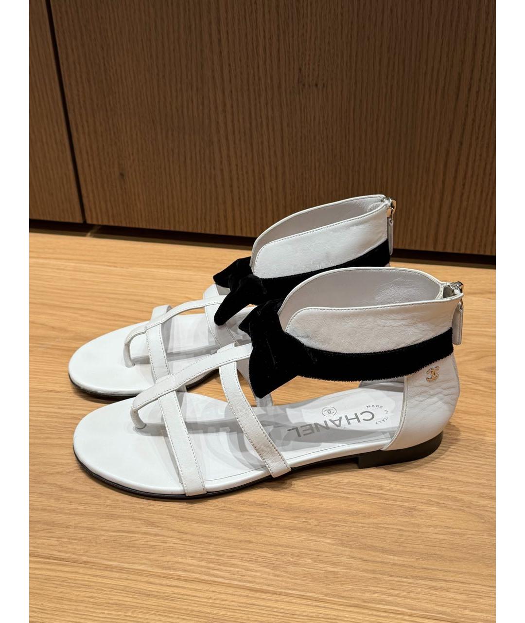 CHANEL Белые кожаные сандалии, фото 3
