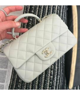 CHANEL Сумка с короткими ручками